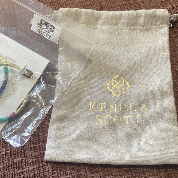 Kendra Scott Masie Hoop Earrings - Picture 4 of 4